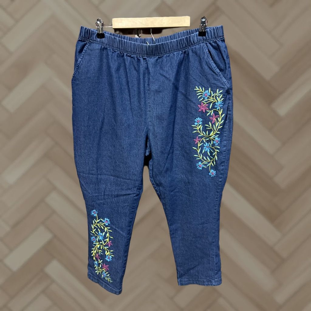 Denime American Sweetheart Capri Denim Pull On Womens Plus PXX Blue Embroidery Pants Size ONE SIZE - 1 Thumbnail