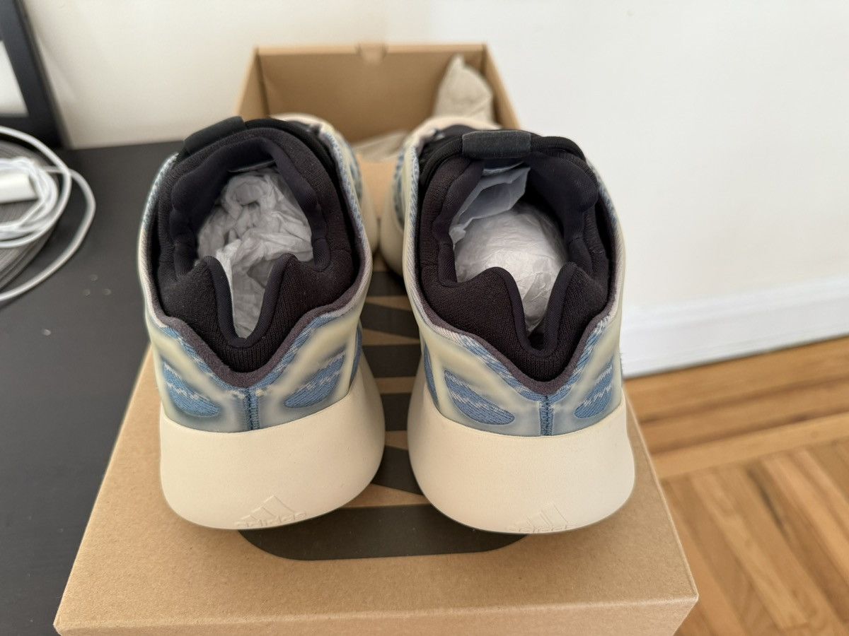 Adidas Yeezy 700 V3 Kyanite Size US 10 / EU 43 - 3 Thumbnail