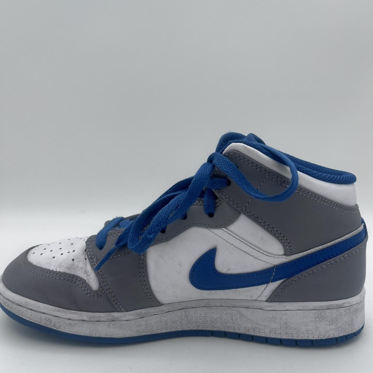 Jordan Brand Air Jordan 1 Mid GS ‘Cement True Blue’ Size 7 Size US 7 / EU 40 - 2 Thumbnail