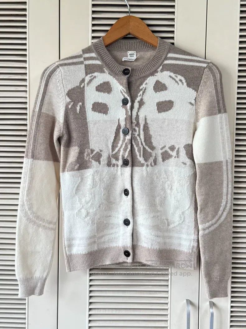 Hermes Hermes Women's cashmere cardigan, khaki color with white b Size XXS / US 00 / IT 34 - 1 Thumbnail