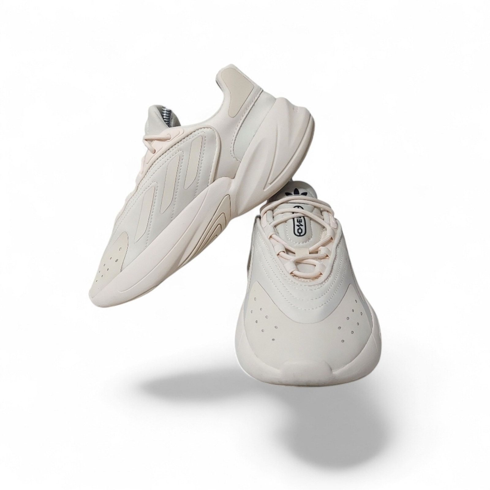 Adidas Adidas Originals Ozelia Low Top Running Sneakers Men's Sz 5 Size US 5 / EU 37 - 3 Thumbnail
