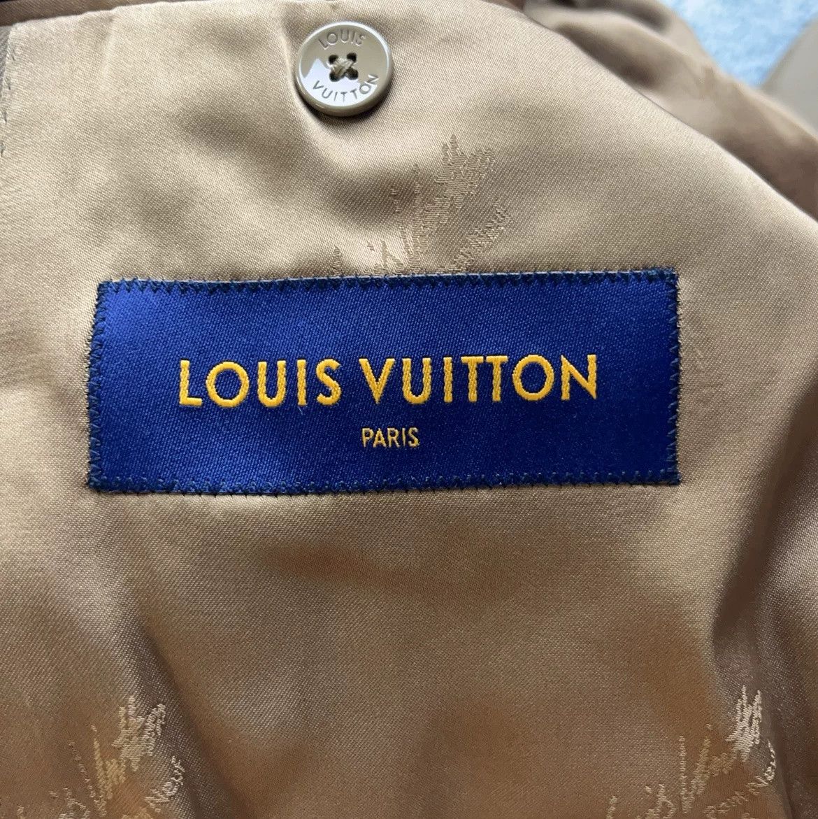Louis Vuitton Louis Vuitton Beige Lapel Belted Jacket Size US M / EU 48-50 / 2 - 5 Thumbnail