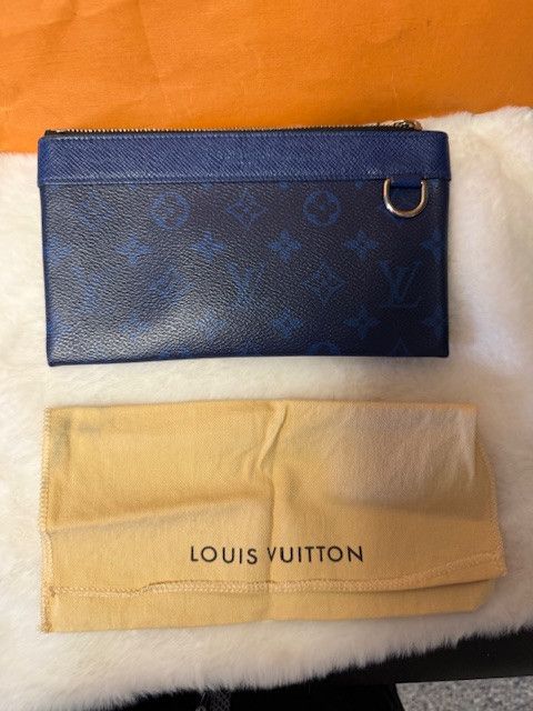 Louis Vuitton Louis Vuitton Pochette Discovery PM Cobalt800 Blue Taiga Size ONE SIZE - 6 Thumbnail