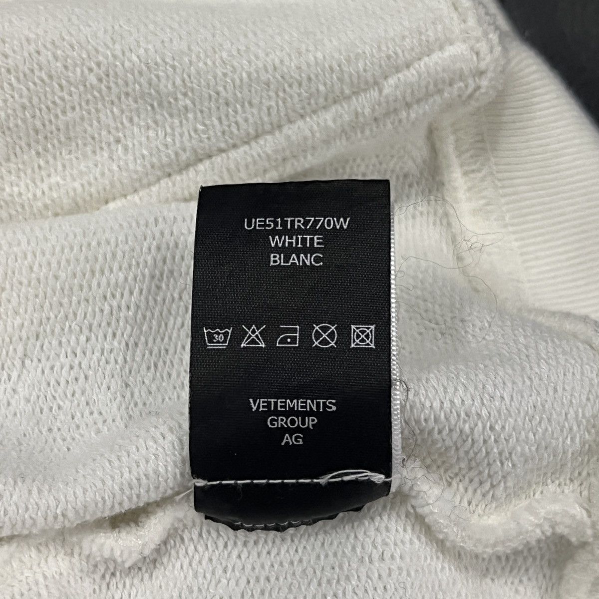 Vetements Vetements Logo Hoodie Size US M / EU 48-50 / 2 - 17 Thumbnail