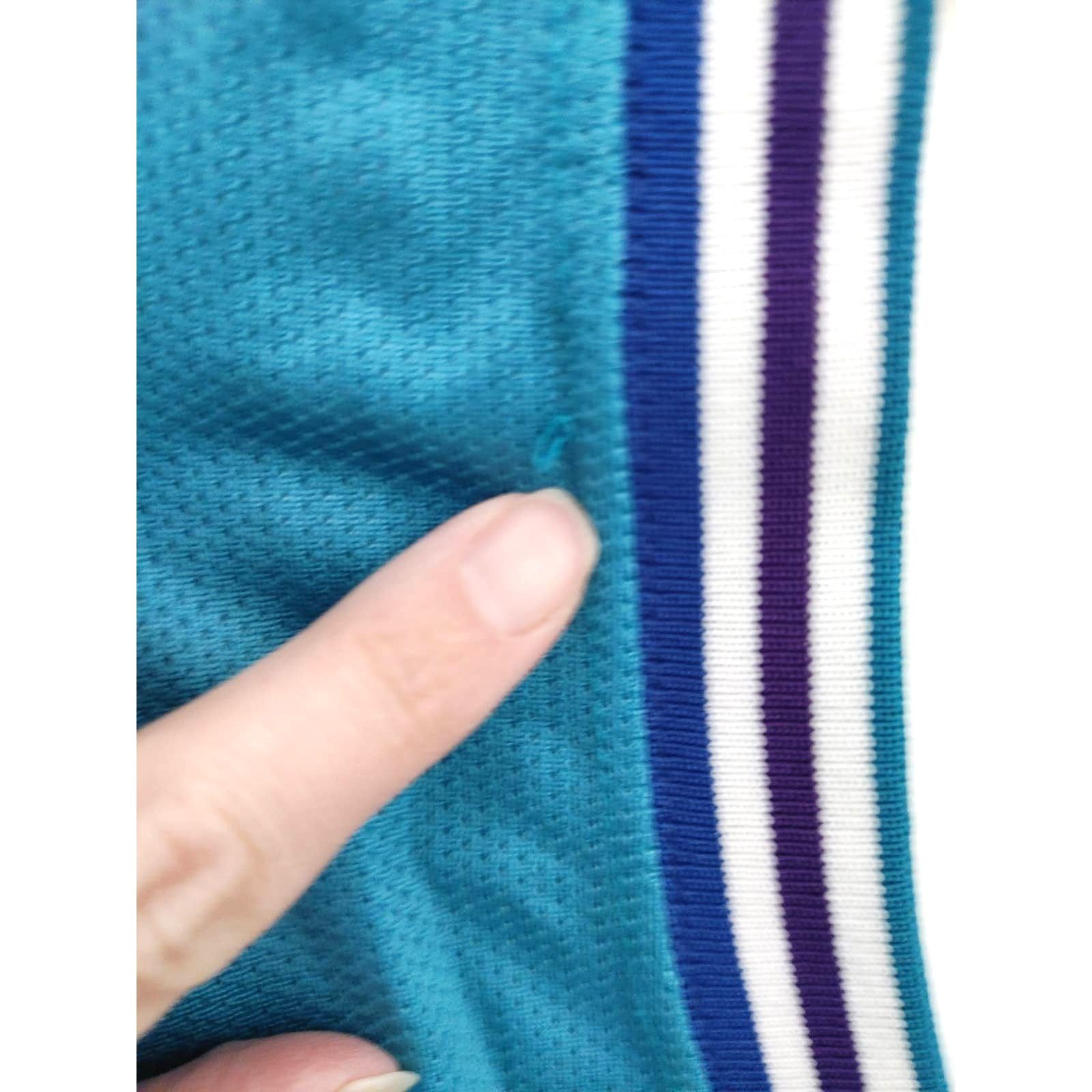 Other Vintage Champion Mourning #33 Charlotte Hornets Jersey Sz 36 Size US M / EU 48-50 / 2 - 6 Thumbnail
