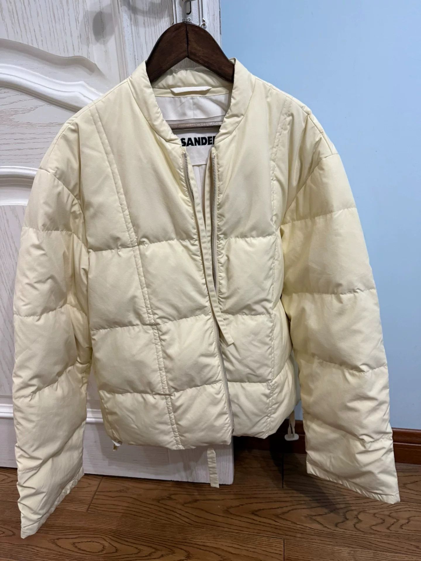 Jil Sander Jil Sander Down Jacket in Cream Color Size M / US 6-8 / IT 42-44 - 1 Thumbnail