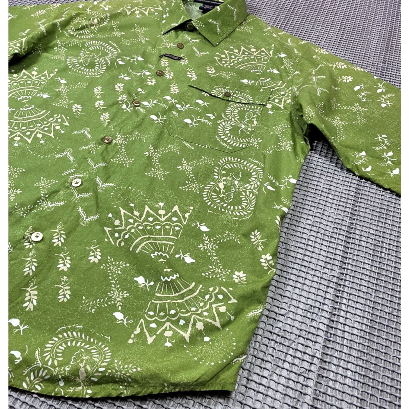 Vintage VINTAGE Marithe Francois Girbaud Button Up Shirt Men XL Tribal Green Short Sleeve Size US XL / EU 56 / 4 - 5 Thumbnail