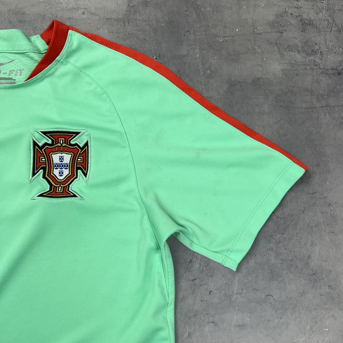 Other Rare! Portugal Nike Training Soccer Jersey Shirt 00s Size US S / EU 44-46 / 1 - 5 Thumbnail
