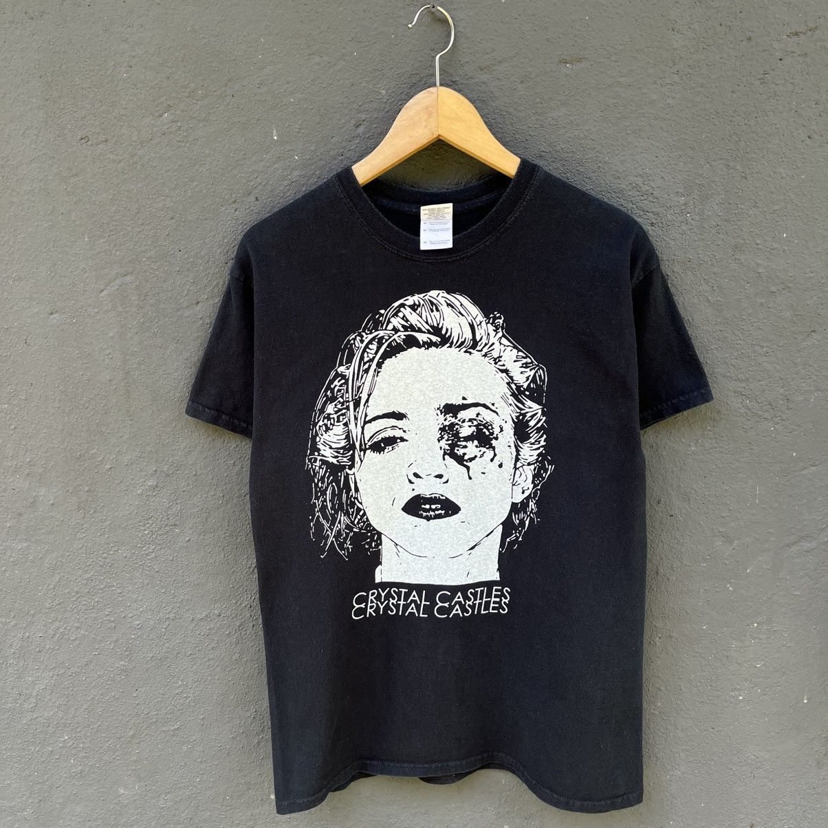 Band Tees Thrashed Faded Crystal Castles Canadian Electronic Tee Size US M / EU 48-50 / 2 - 1 Thumbnail