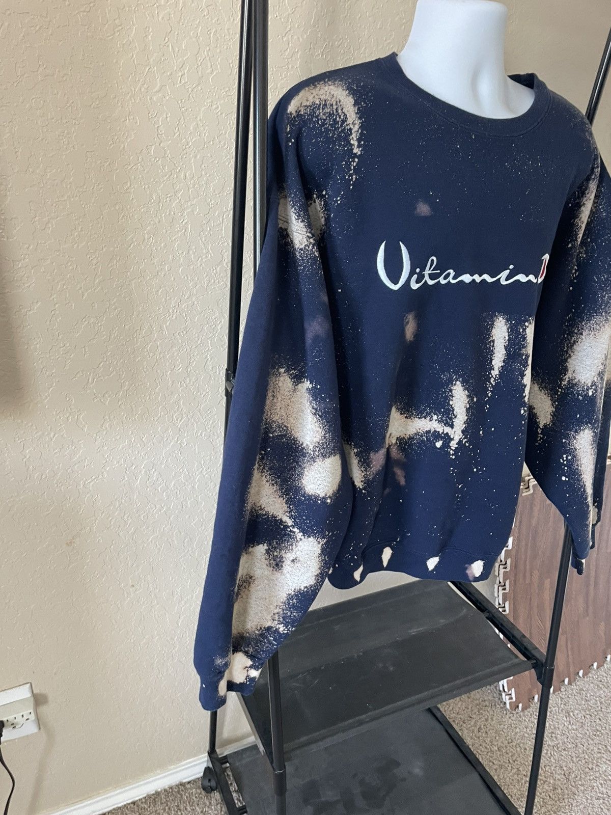 DRIFTER Vitamin D Oversized sweatshirt Bleach blasted Size US L / EU 52-54 / 3 - 5 Thumbnail
