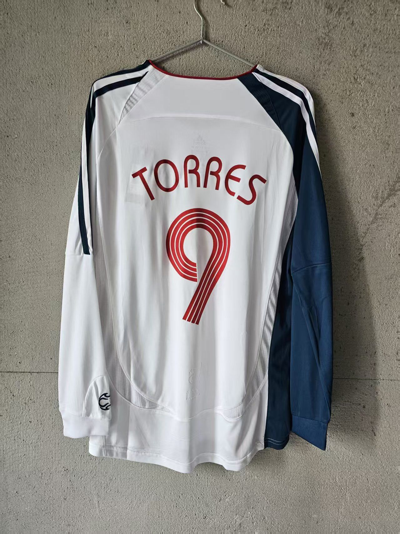 Other Liverpool 9 Torres Jersey Size US S / EU 44-46 / 1 - 1 Thumbnail