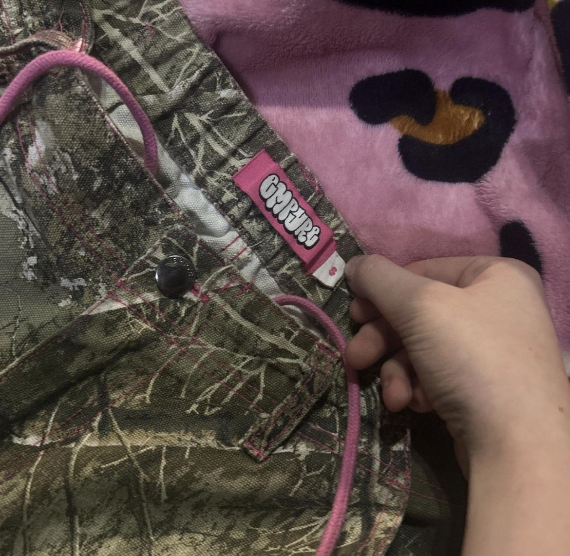 Empyre empyre x realtree cargo pants with pink stitch Size 27" / US 4 / IT 40 - 3 Thumbnail