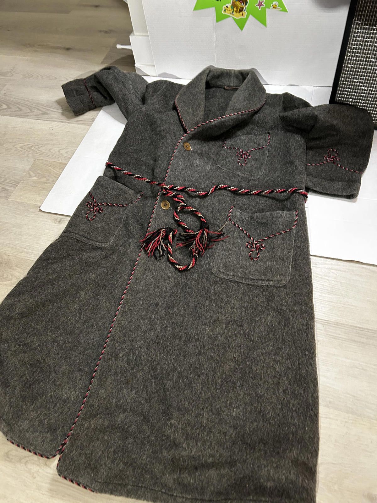 Other MINT Vintage 30s T. Eaton Co. Wool Dressing/Smoking Jacket Size ONE SIZE - 1 Thumbnail