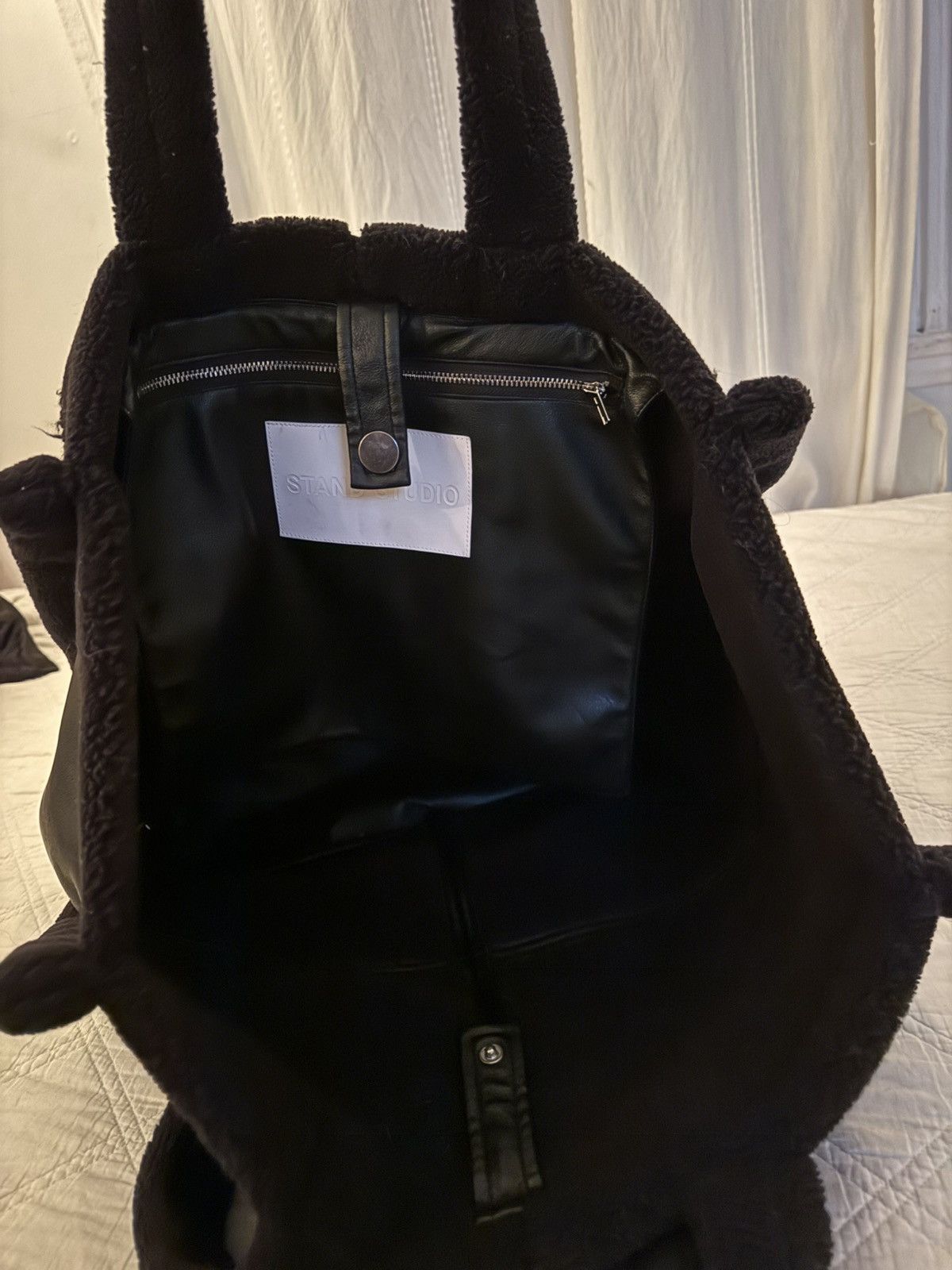 STAND STUDIO STAND STUDIO Black Faux-Shearling Large Lola Tote Size ONE SIZE - 5 Thumbnail