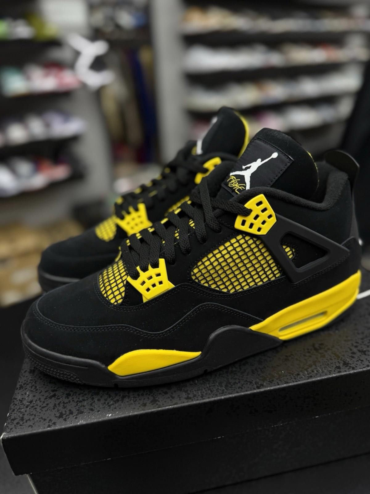 Jordan Brand Size 13 - Nike Air Jordan 4 Retro Thunder Yellow Black 2023 Size US 13 / EU 46 - 5 Thumbnail
