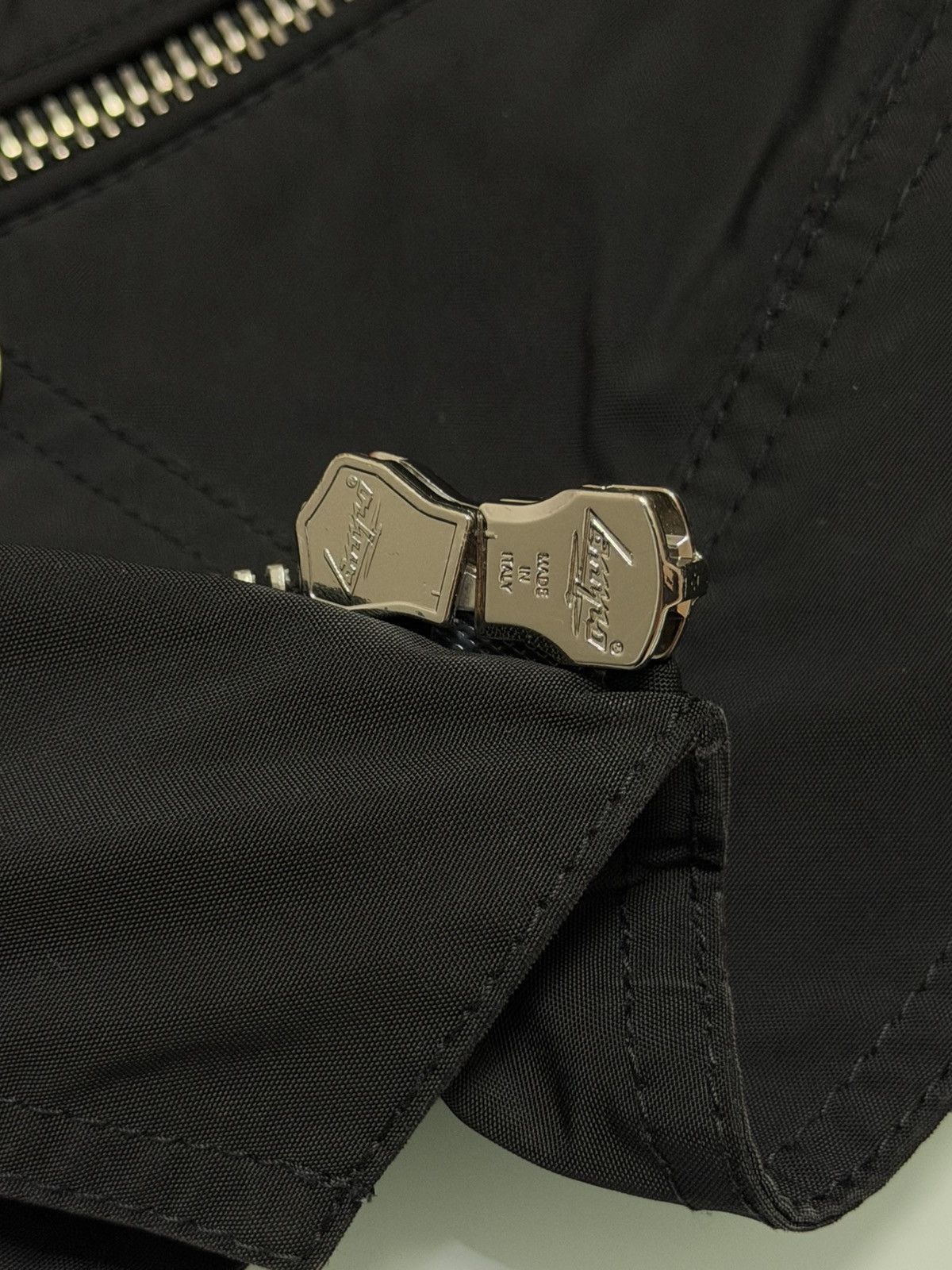 Moncler Archive Moncler Caledonie Giubbotto Jacket Size S / US 4 / IT 40 - 18 Thumbnail