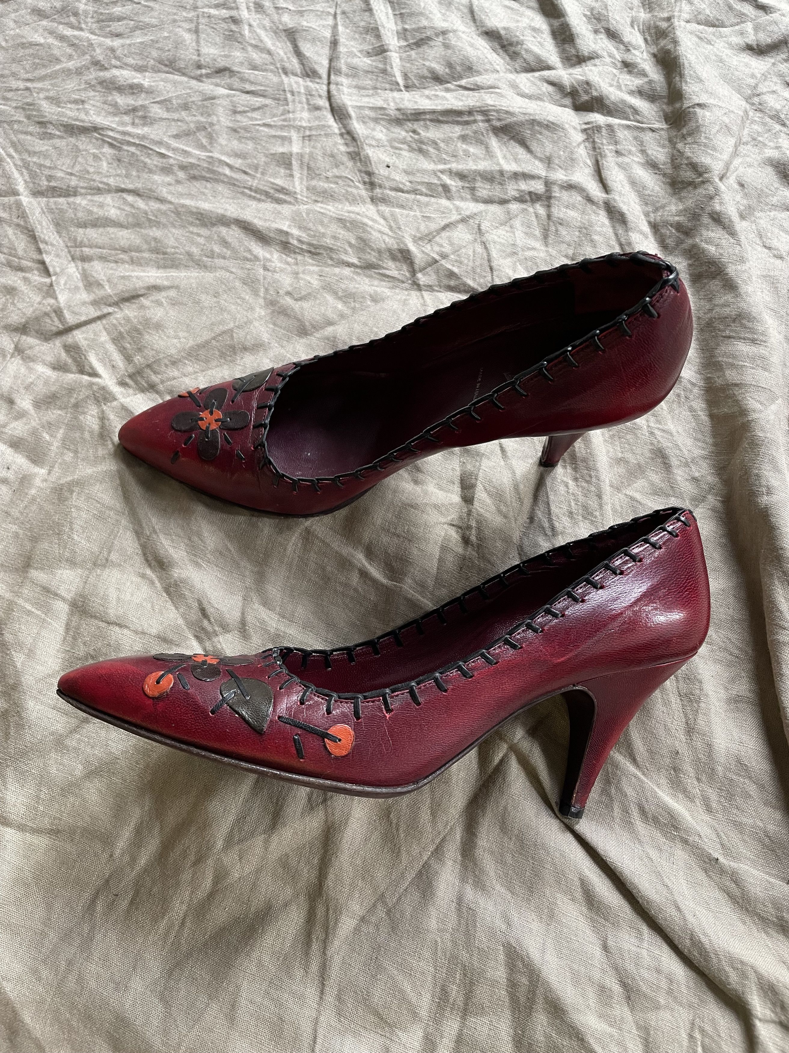 Prada Prada Vintage Floral Embroidered Archive Pump Heels 7824AC Size US 6.5 / IT 36.5 - 1 Thumbnail