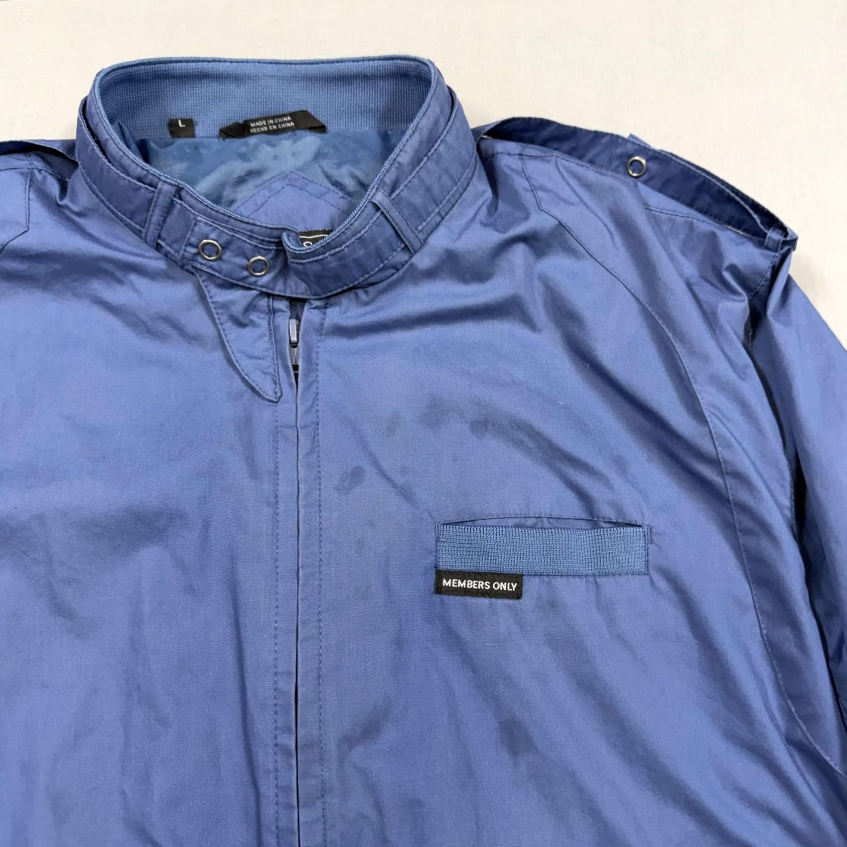 Members Only Members Only Jacket Mens L Blue Bomber Full Zip Lined Pockets Epaulet Stand-Up Collar Vintage? No Size US L / EU 52-54 / 3 - 3 Thumbnail