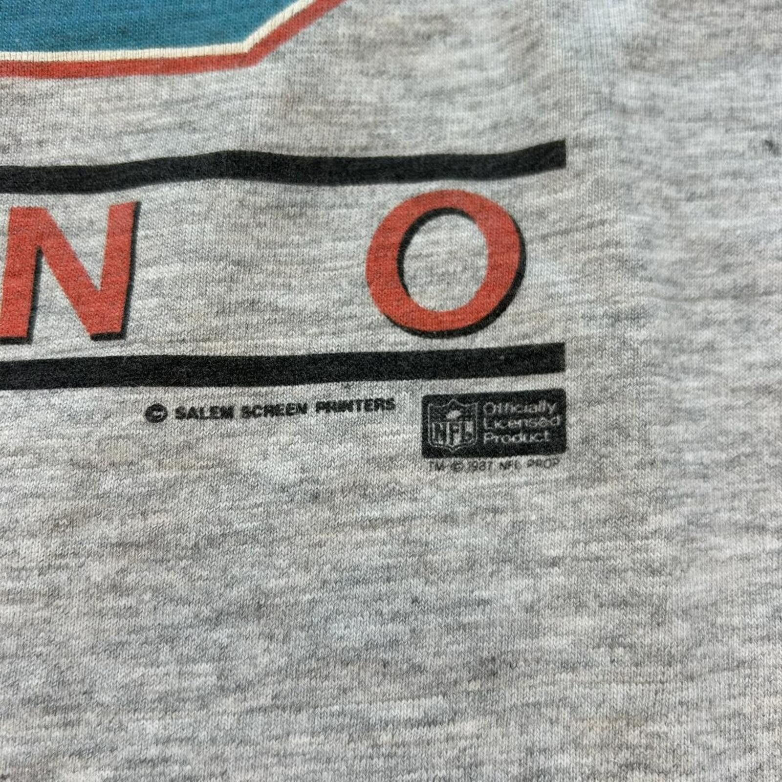 Salem Sportswear Vintage 90’s Miami Dolphins Football Helmet t shirt Salem XL Size US XL / EU 56 / 4 - 4 Thumbnail