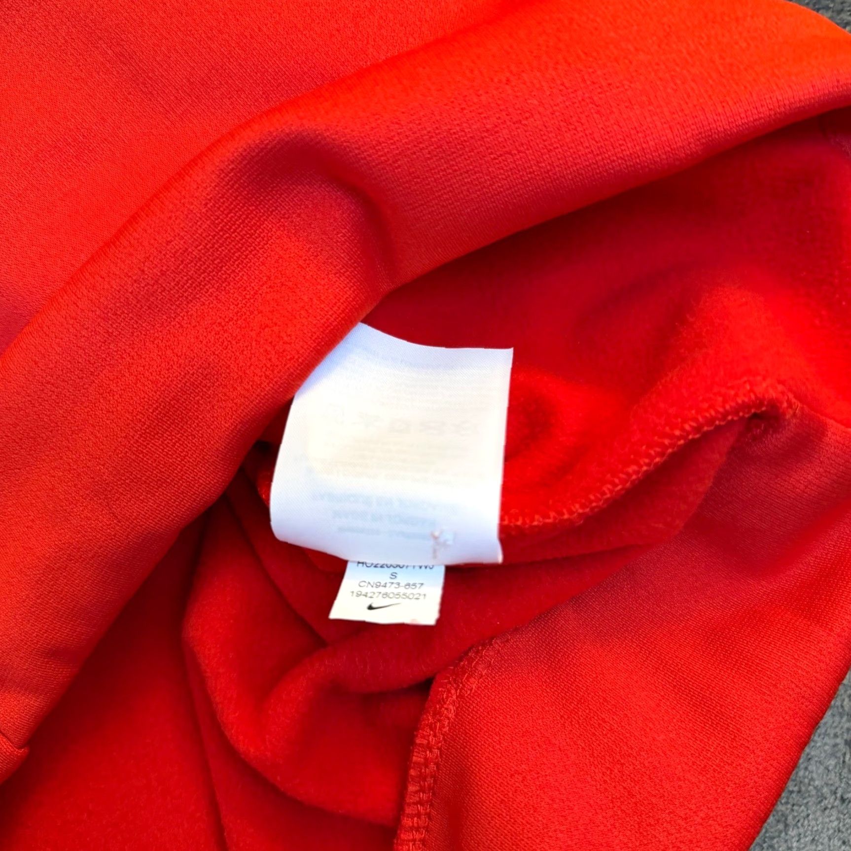 Nike VINTAGE Nike Dri-FIT Red Athletic Hoodie Pullover Sweatshirt Long Sleeve Mens Small Size US S / EU 44-46 / 1 - 6 Thumbnail