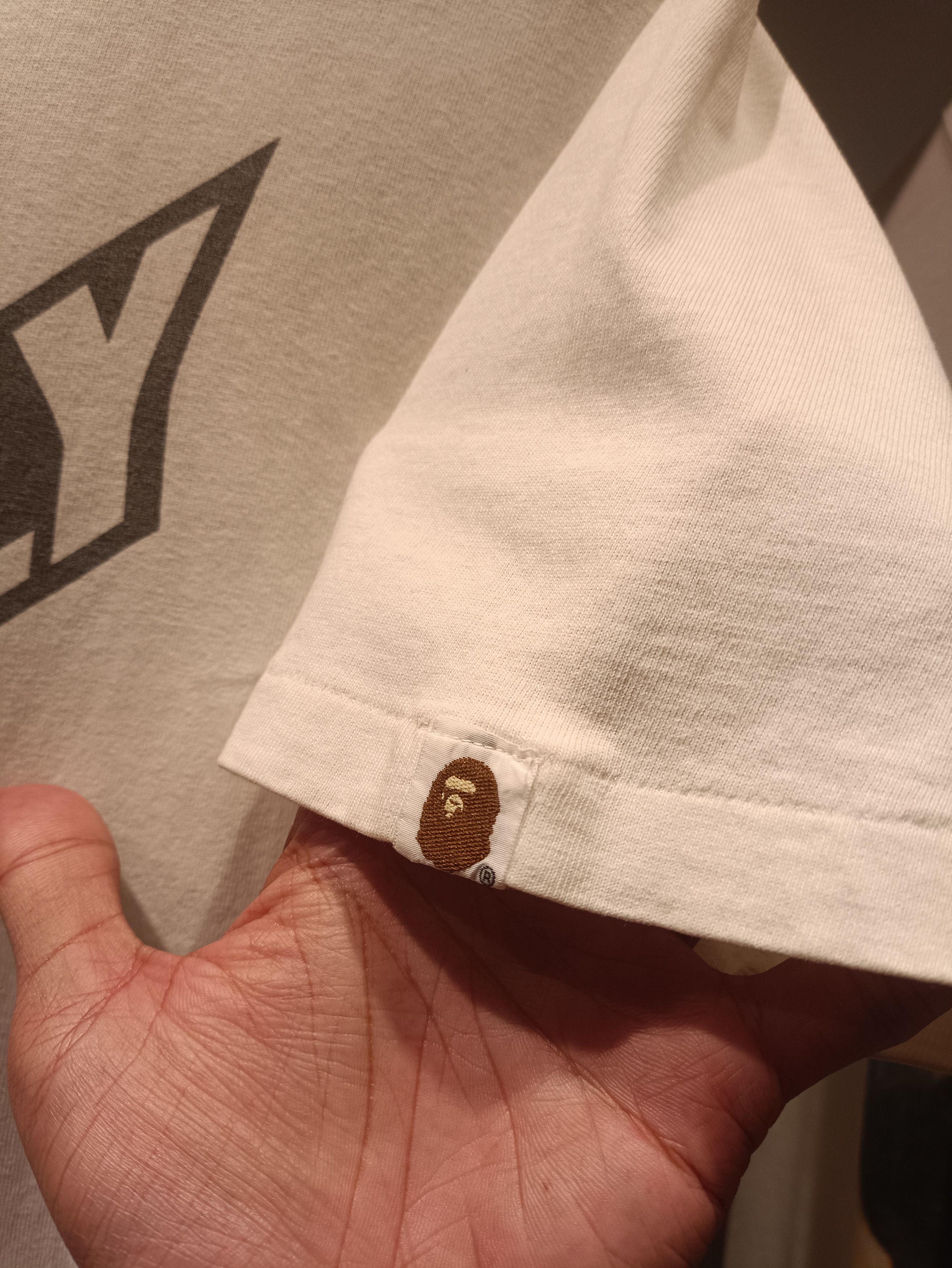 Bape × Vintage bape extremly urgent Size US M / EU 48-50 / 2 - 4 Thumbnail