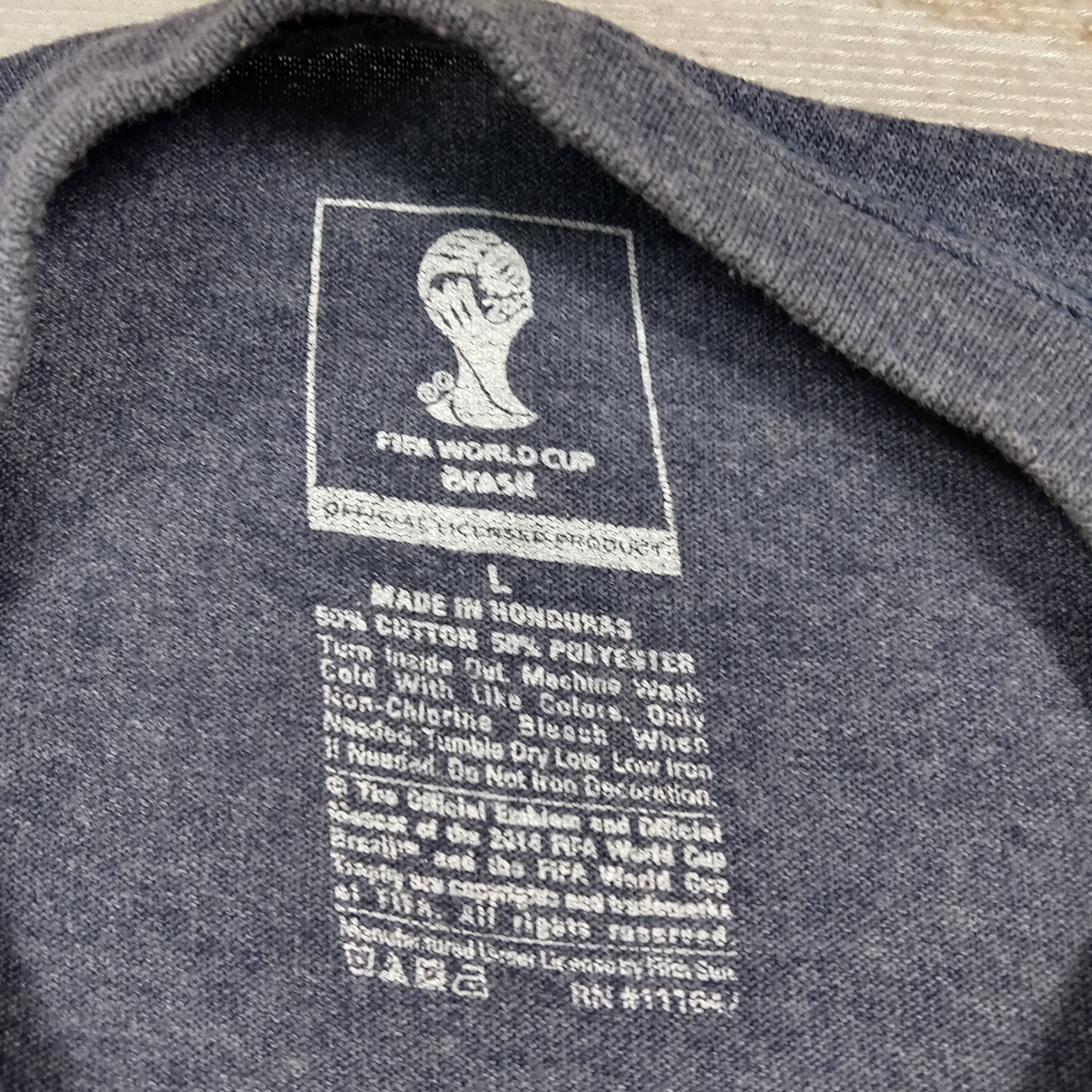 Vintage Fifa World Cup Brasil USA Soccer Stye Tshirt C285N34 Size US L / EU 52-54 / 3 - 4 Thumbnail