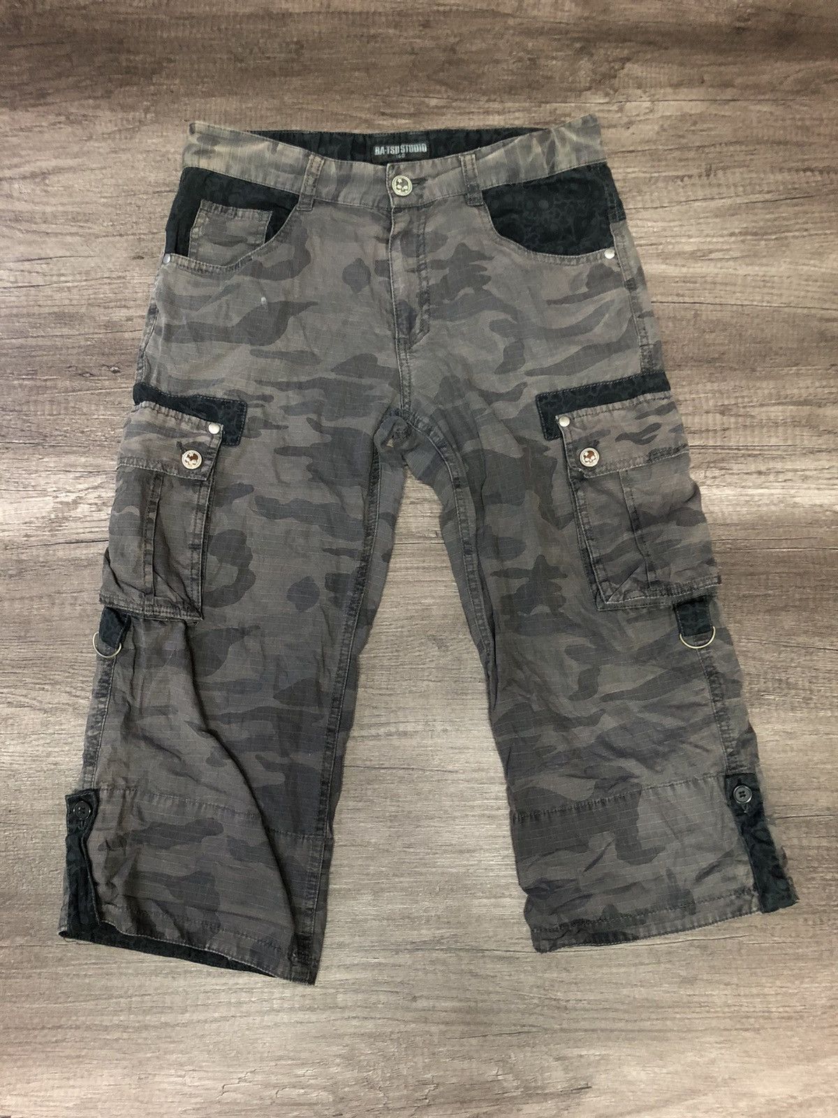 Designer × Japanese Brand BA-TSU STUDIO SKULL DESIGN CAMO SHORT PANTS Size US 30 / EU 46 - 7 Thumbnail