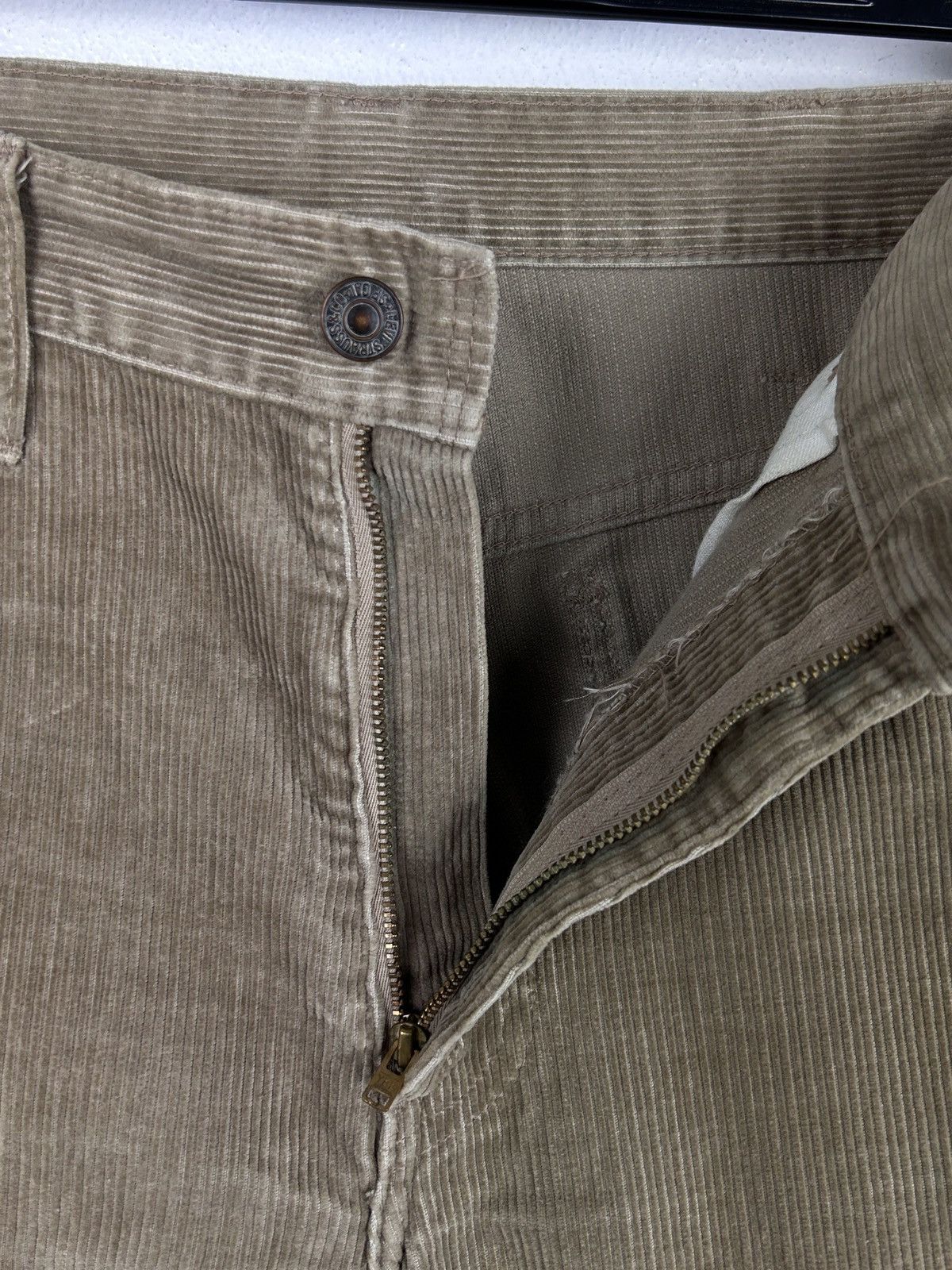Levi's 80s Vintage Levis Corduroy Velvet Pants Trousers In Beige Size US 30 / EU 46 - 4 Thumbnail
