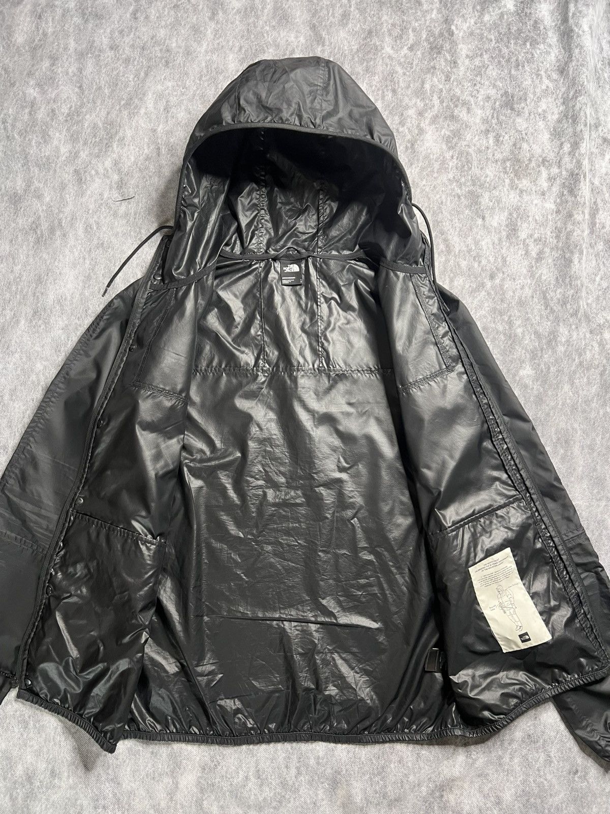 The North Face The North Face Rain Jacket Size L Size US L / EU 52-54 / 3 - 9 Thumbnail