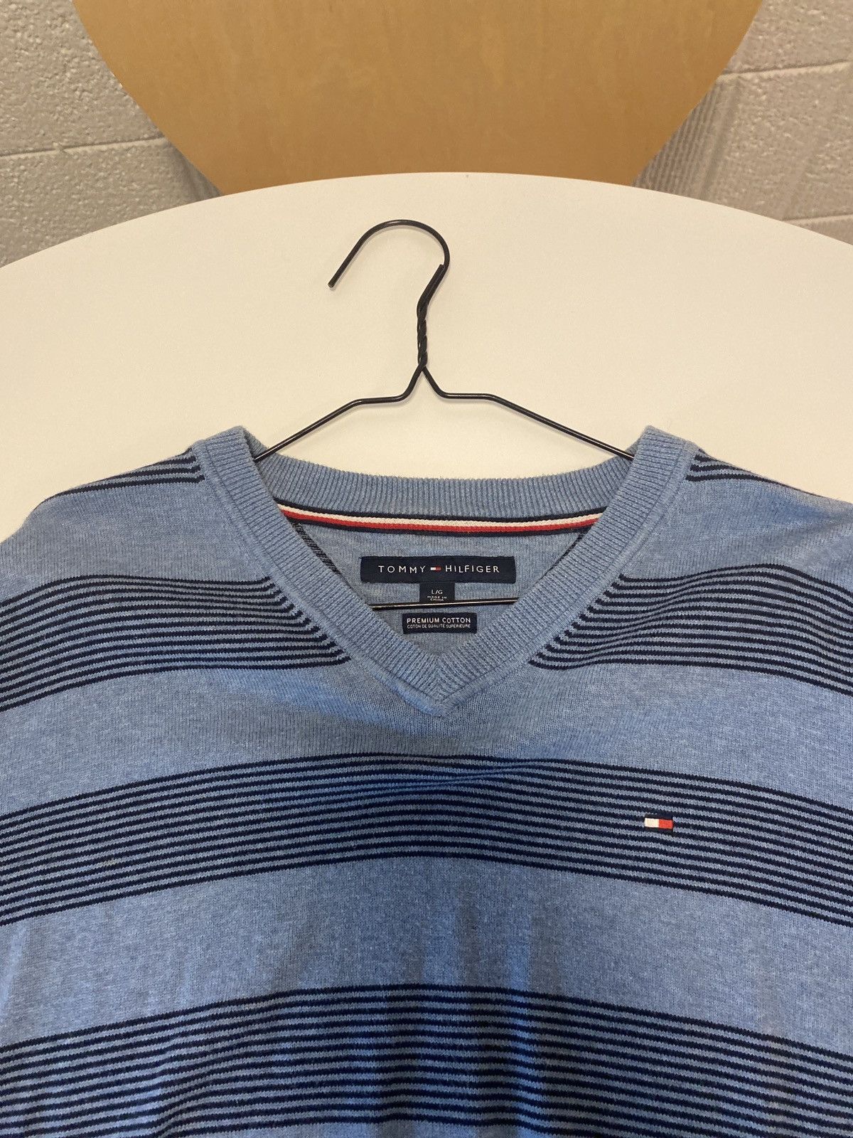 Tommy Hilfiger × Tommy Jeans × Vintage Tommy Hilfiger Mens Striped Long Sleeve V-neck Shirt sz L Size US L / EU 52-54 / 3 - 3 Thumbnail