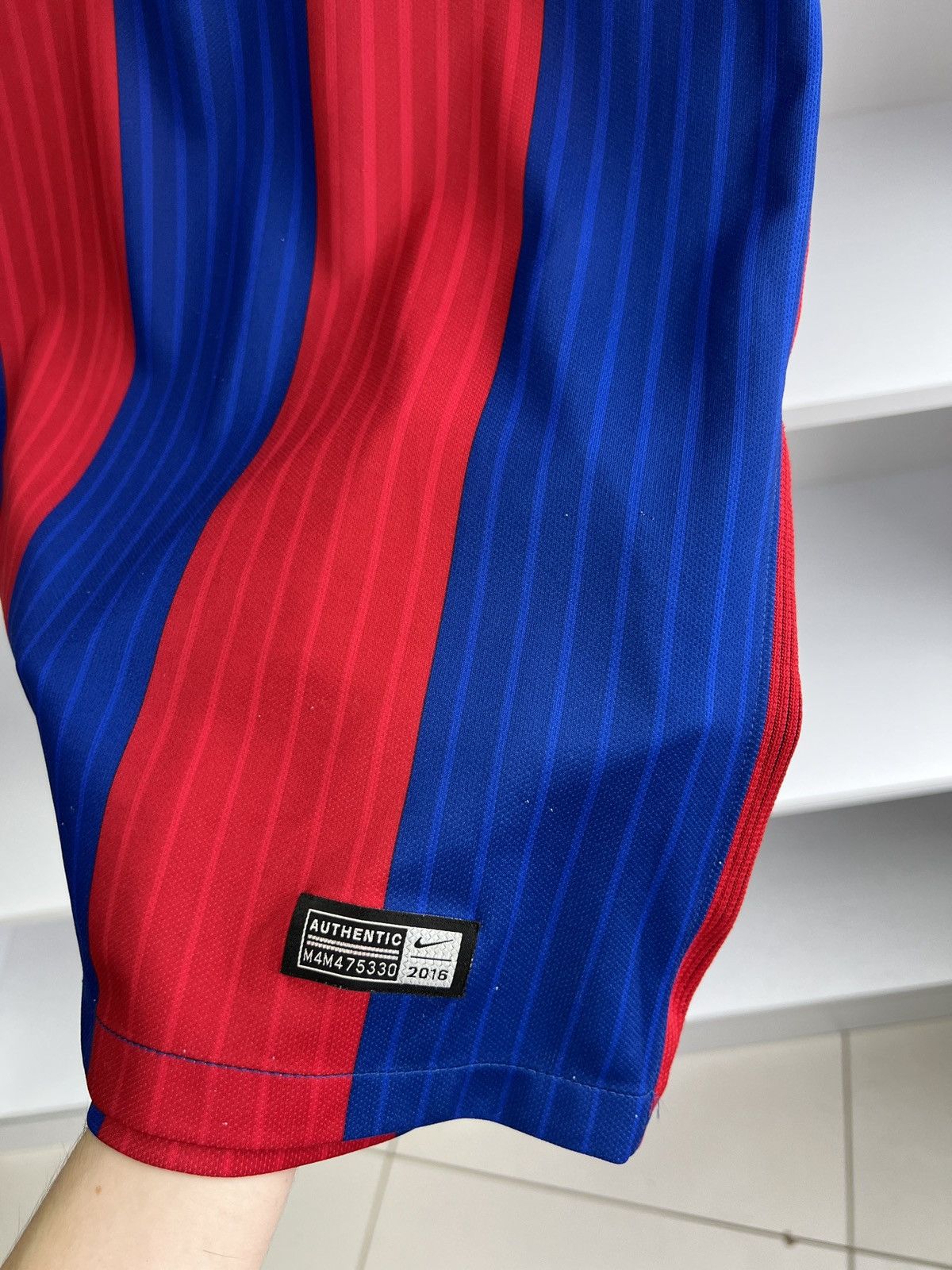 Nike × Vintage Vintage Barcelona Home 16/17 Jersey Size US S / EU 44-46 / 1 - 12 Thumbnail
