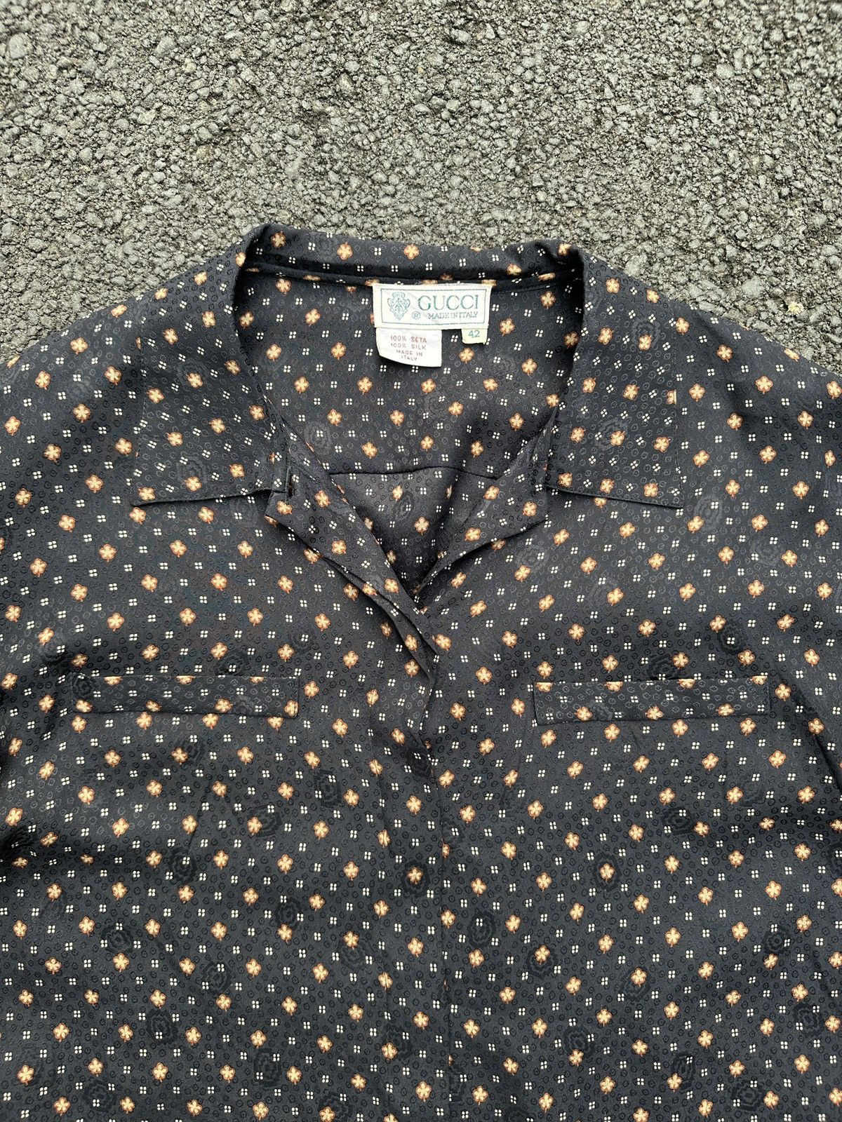 Gucci VINTAGE 80s GUCCI TOP SILK MONOGRAM SHIRT Size L / US 10 / IT 46 - 5 Thumbnail