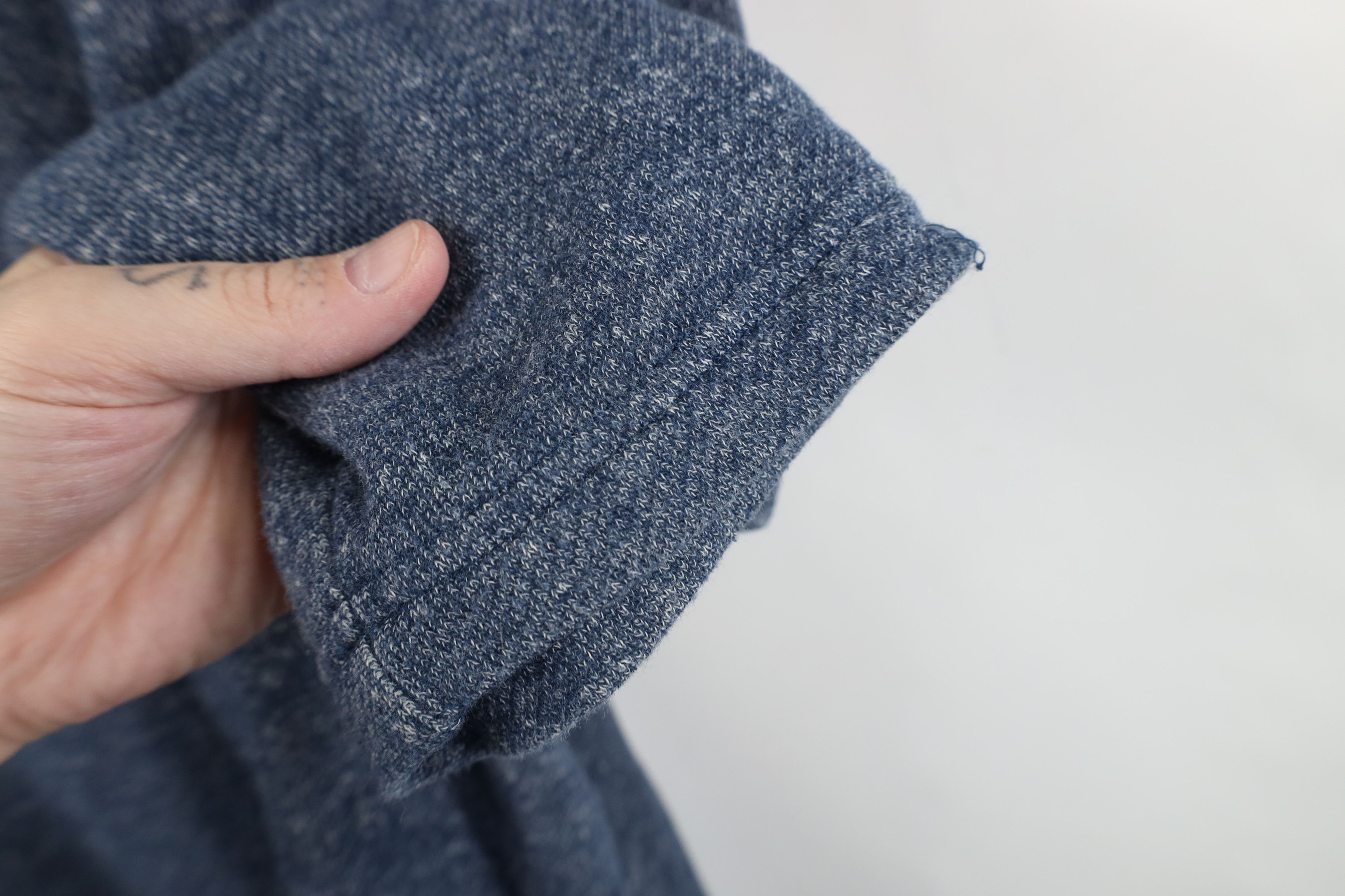 Tommy Bahama Vintage Tommy Bahama Soft Knit Fleece Lined Sweatshirt Blue Size US L / EU 52-54 / 3 - 5 Thumbnail