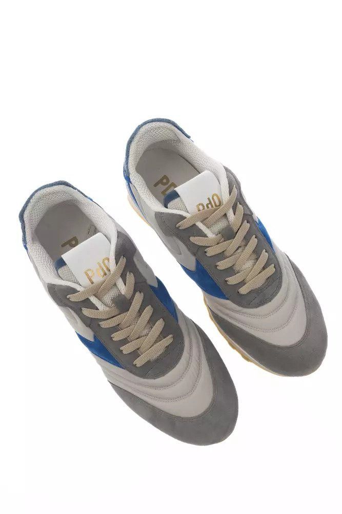 Sneaker With Laces Rubber Sole Back With Contrasting Print.