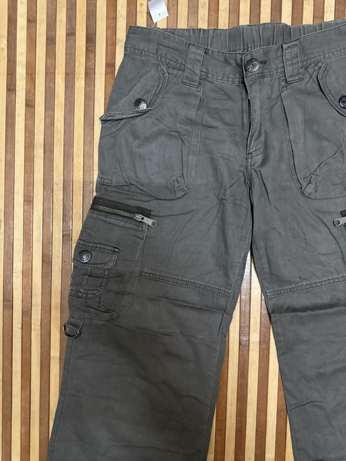Japanese Brand Japanese brand Cargo Pants / Streetwear / Utility Pants W31 Size US 30 / EU 46 - 5 Thumbnail