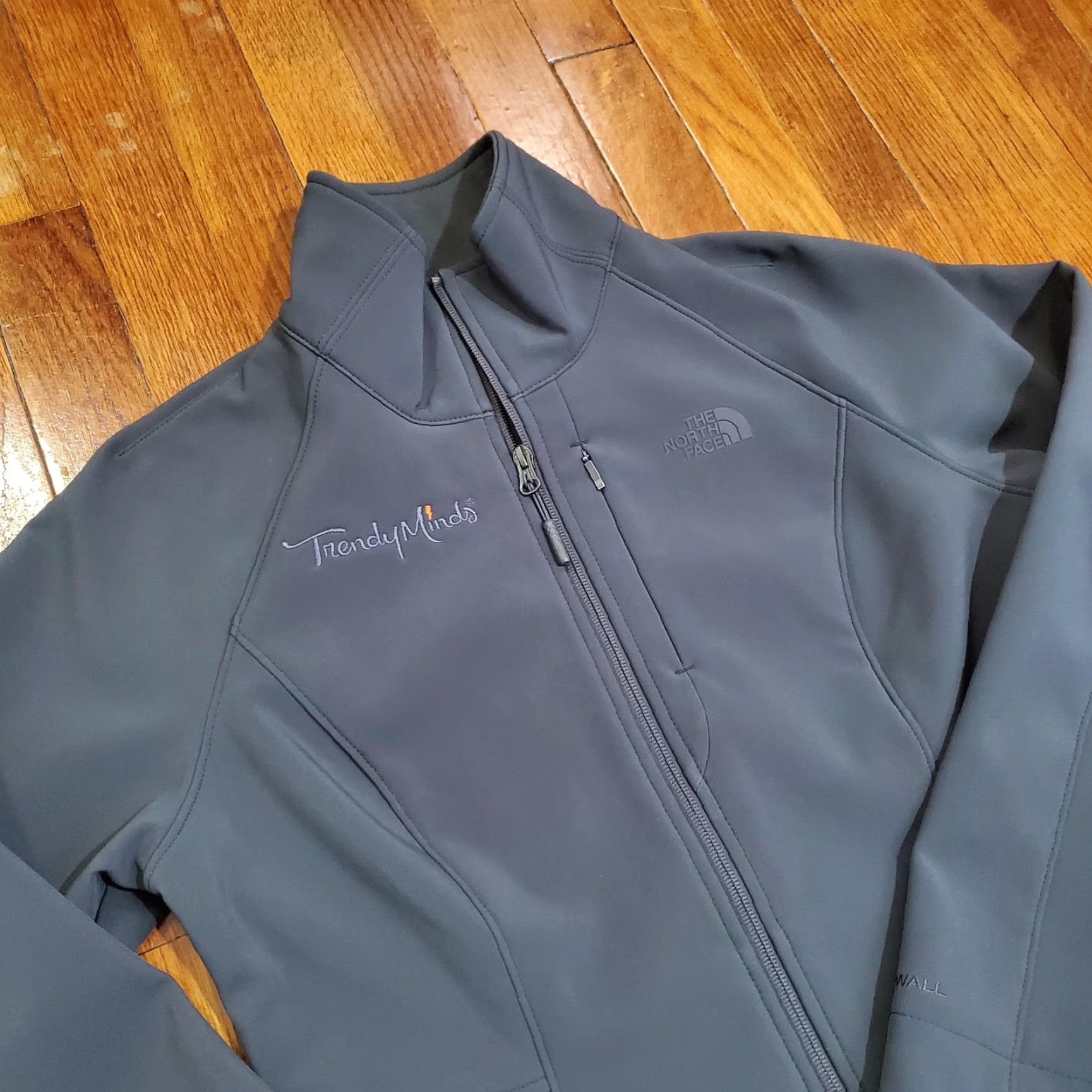 The North Face North Face Jacket Womens M Gray WindWall Softshell Full Zip Windbreaker Logo Embroidered Pockets Size M / US 6-8 / IT 42-44 - 4 Thumbnail