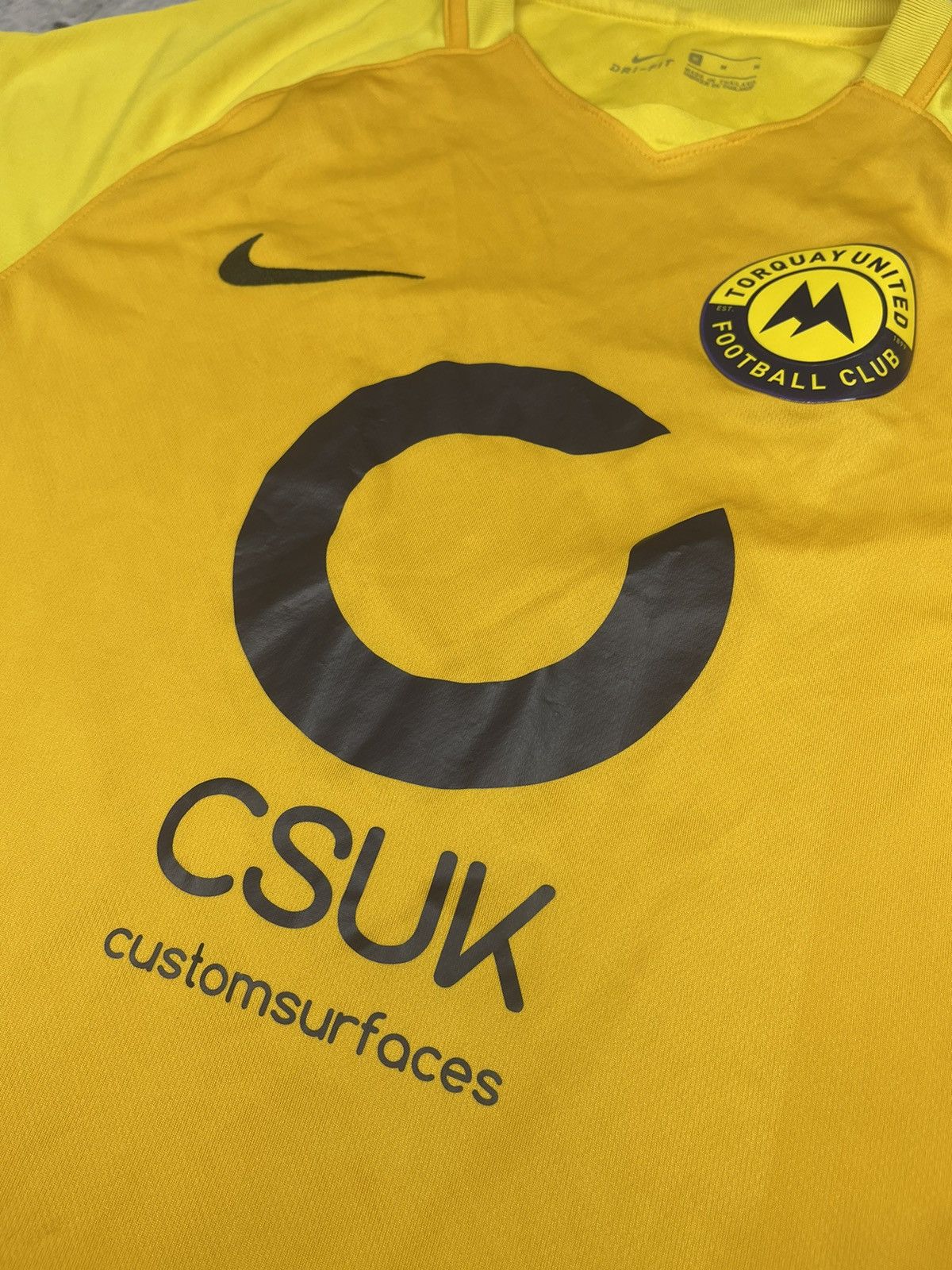 Vintage Nike Jersey Yellow Torquay United Football Club Size US M / EU 48-50 / 2 - 4 Thumbnail