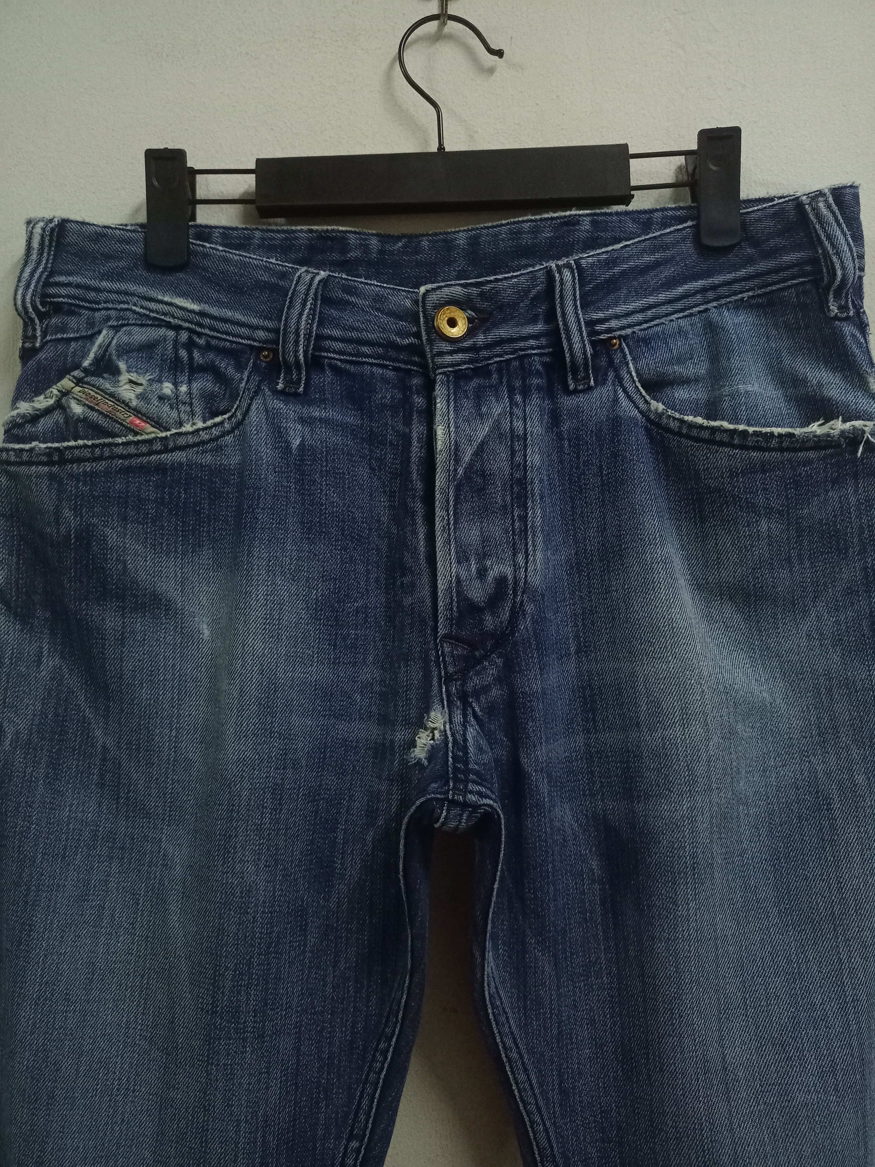 Diesel Vintage Diesel 7 Pockets Blue Wash Distressed Jeans Size US 32 / EU 48 - 4 Thumbnail