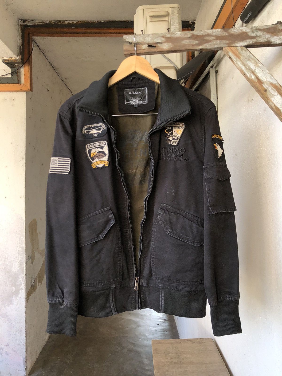 Vintage Huang Tai Niao Military Style Distressed Bomber Jacket Size US L / EU 52-54 / 3 - 1 Thumbnail