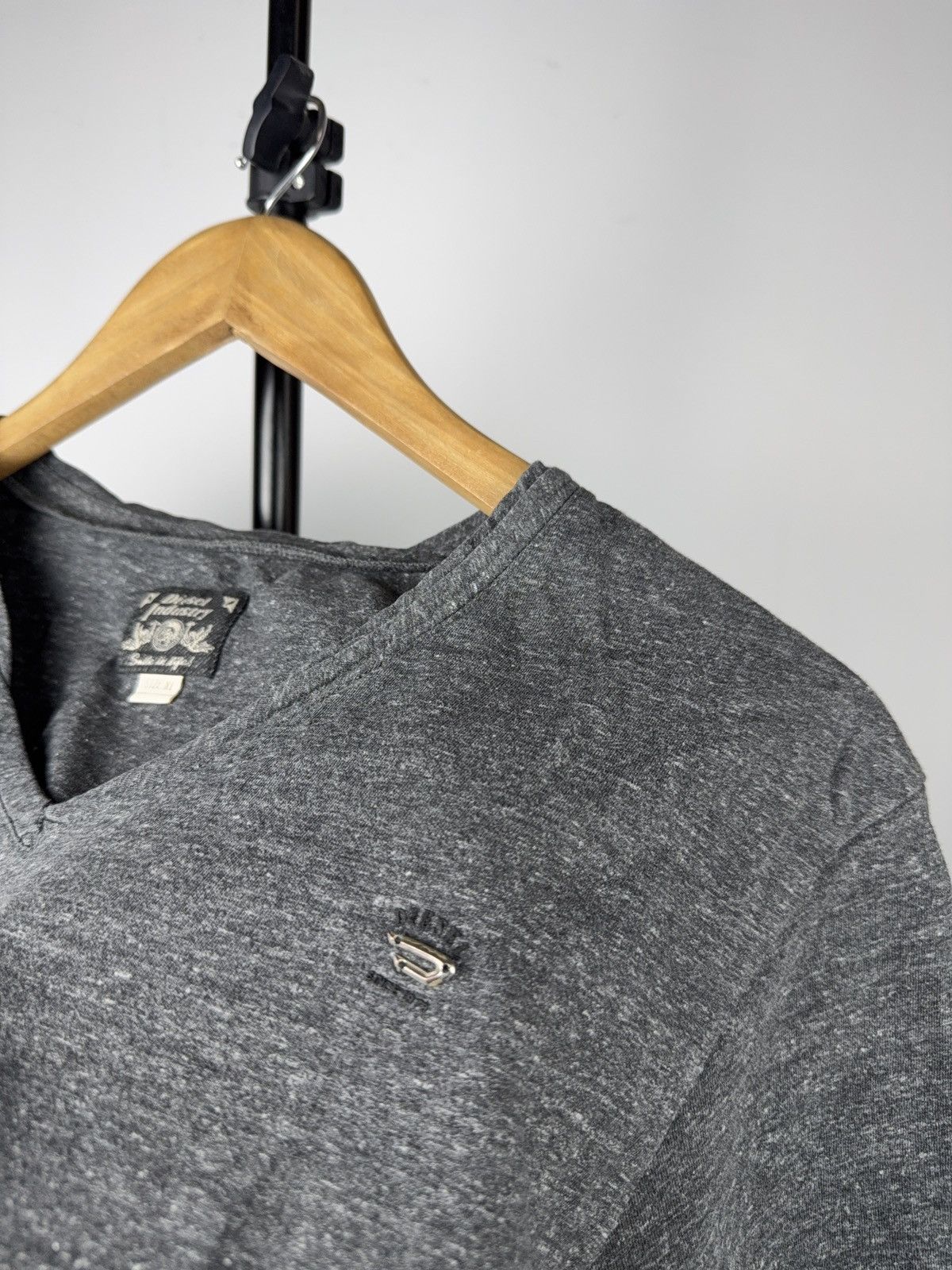 Diesel Luxury 00s Diesel Industry Italy Gray V-Neck Logo T-Shirt Size US L / EU 52-54 / 3 - 7 Thumbnail