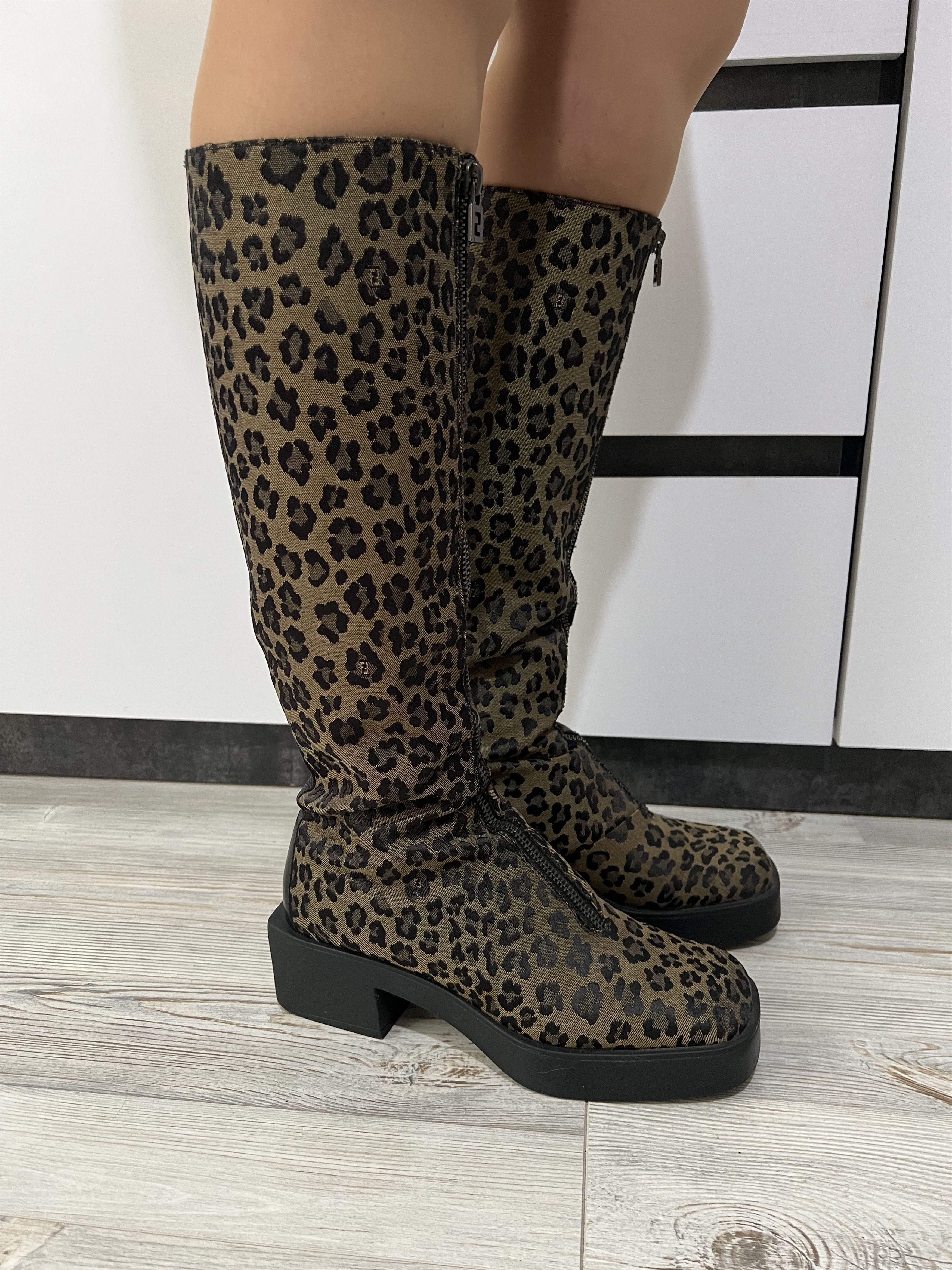 Fendi Fendi Rare Vintage Leopard Print Boots Size 37.5 Size US 6.5 / IT 36.5 - 3 Thumbnail