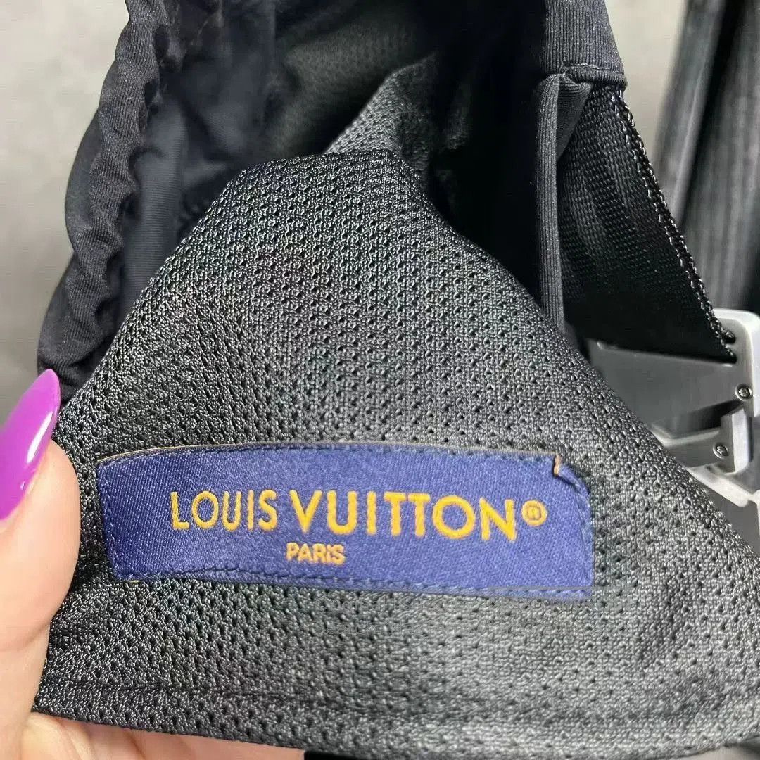 Louis Vuitton louis vuitton black casual straight-leg pants. Size US 34 / EU 50 - 3 Thumbnail