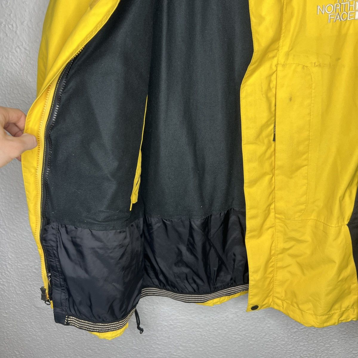 The North Face The North Face Vintage Mountain Jacket Goretex Yellow Black Size US M / EU 48-50 / 2 - 7 Thumbnail