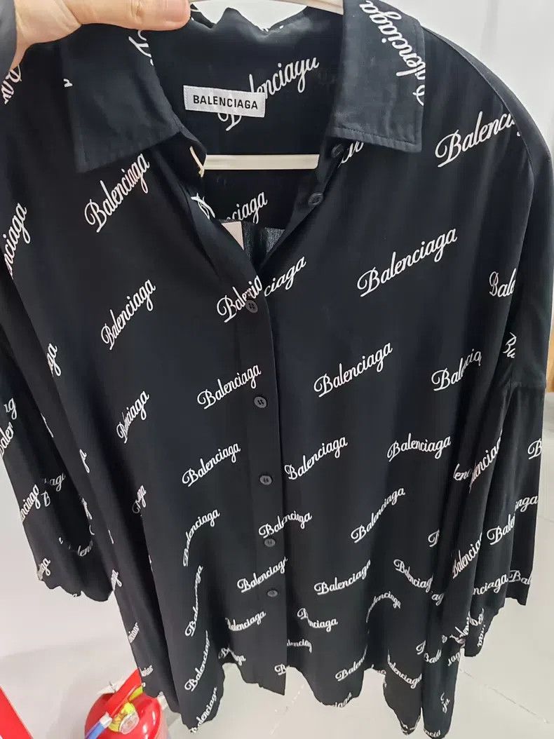 Balenciaga Balenciaga Black Full Print Logo Short Sleeve Shirt Size XXS / US 00 / IT 34 - 1 Thumbnail