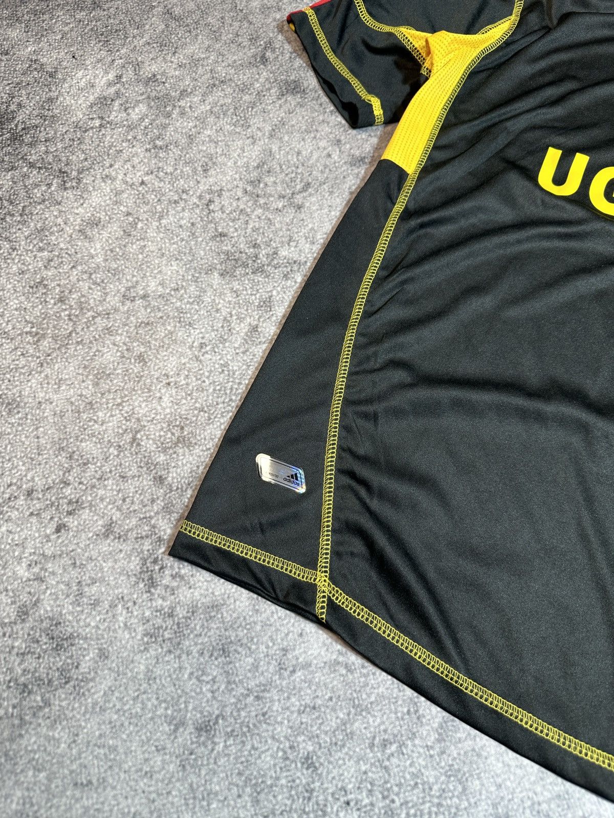Adidas Adidas Uganda Soccer Jersey Logo Streetwear Rare Casual L Size US L / EU 52-54 / 3 - 3 Thumbnail