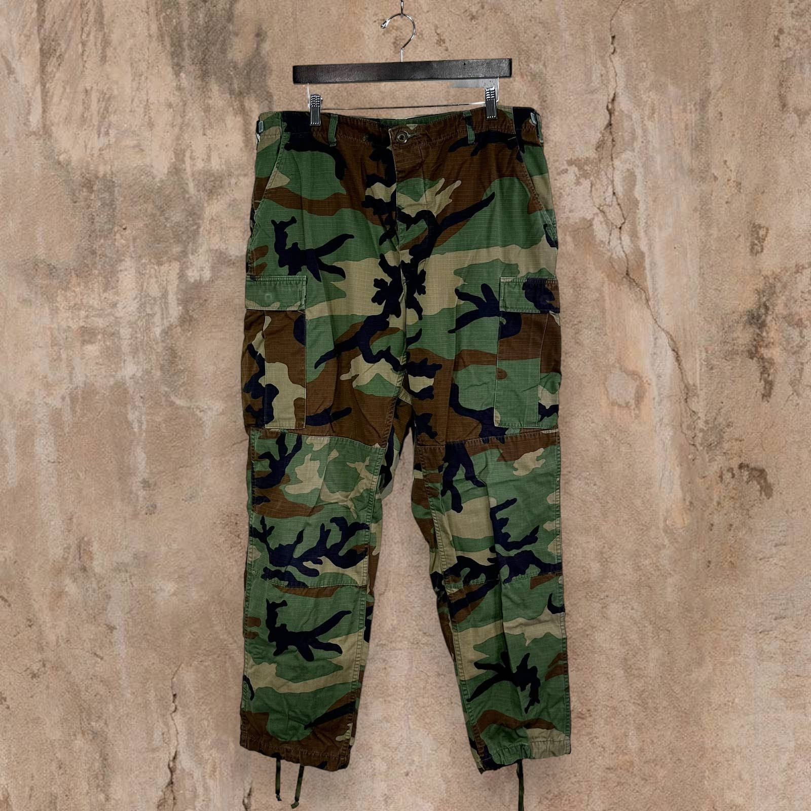 90s Camo Military Cargos (M)