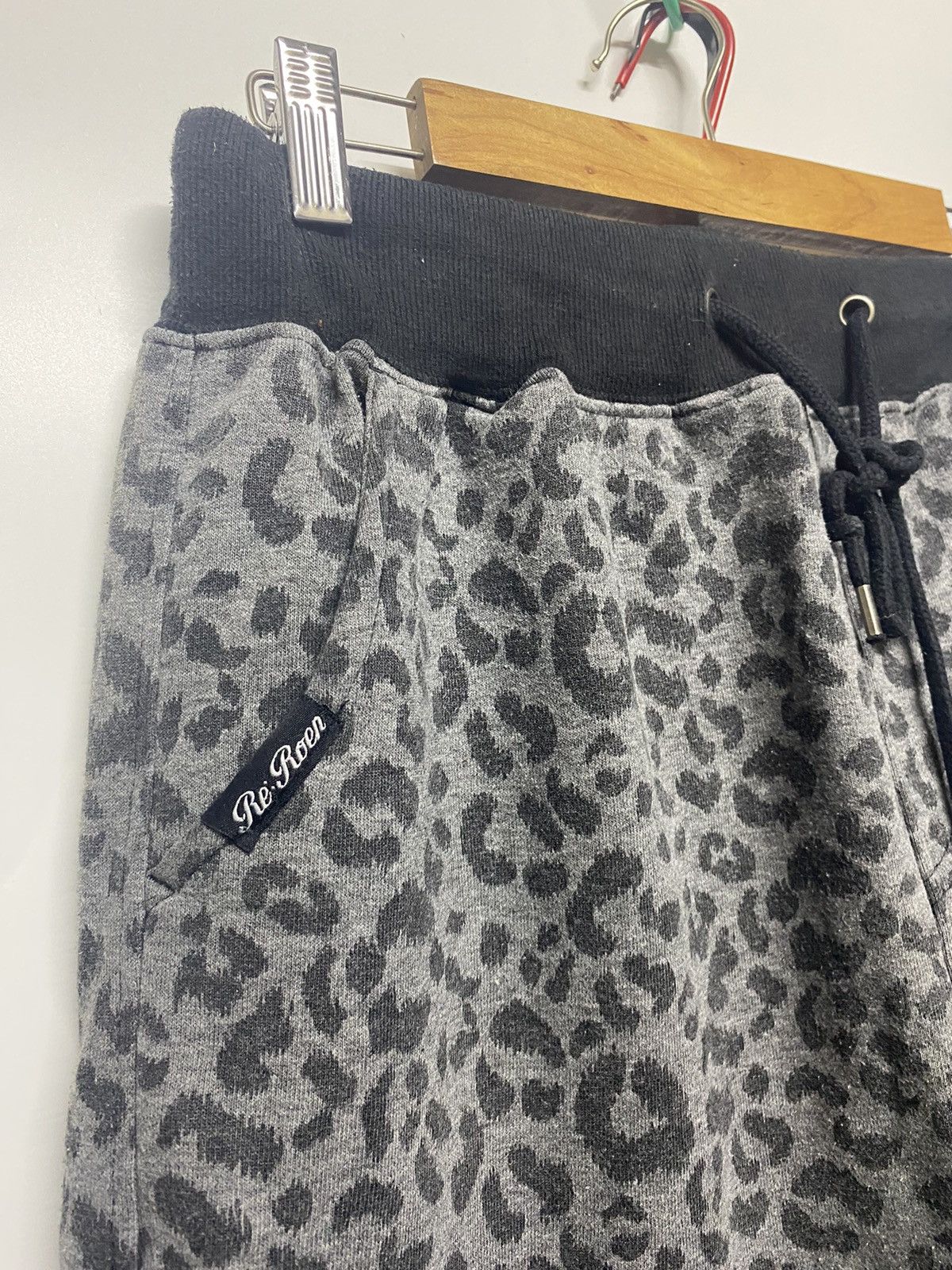 Designer × Roen 🔥MAKE OFFER🔥 Re ROEN Skull Logo Jogger Pant Size US 30 / EU 46 - 10 Thumbnail