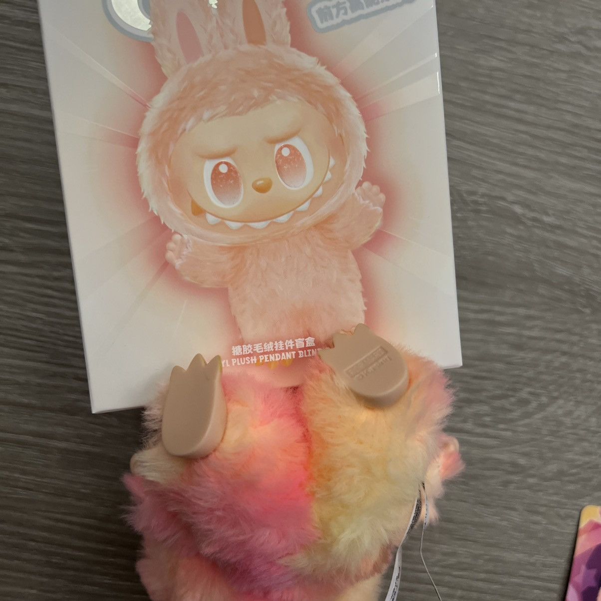 POP MART Labubu Big Into Energy Loyalty Monster Size ONE SIZE - 6 Thumbnail
