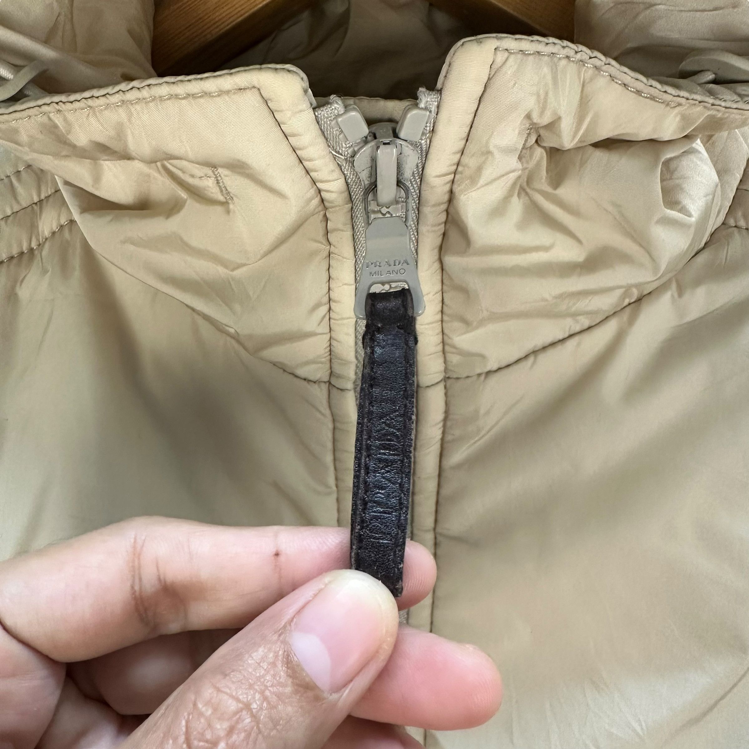 Prada PRADA Hooded Belted Nylon Jacket #A18-0421 Size M / US 6-8 / IT 42-44 - 3 Thumbnail
