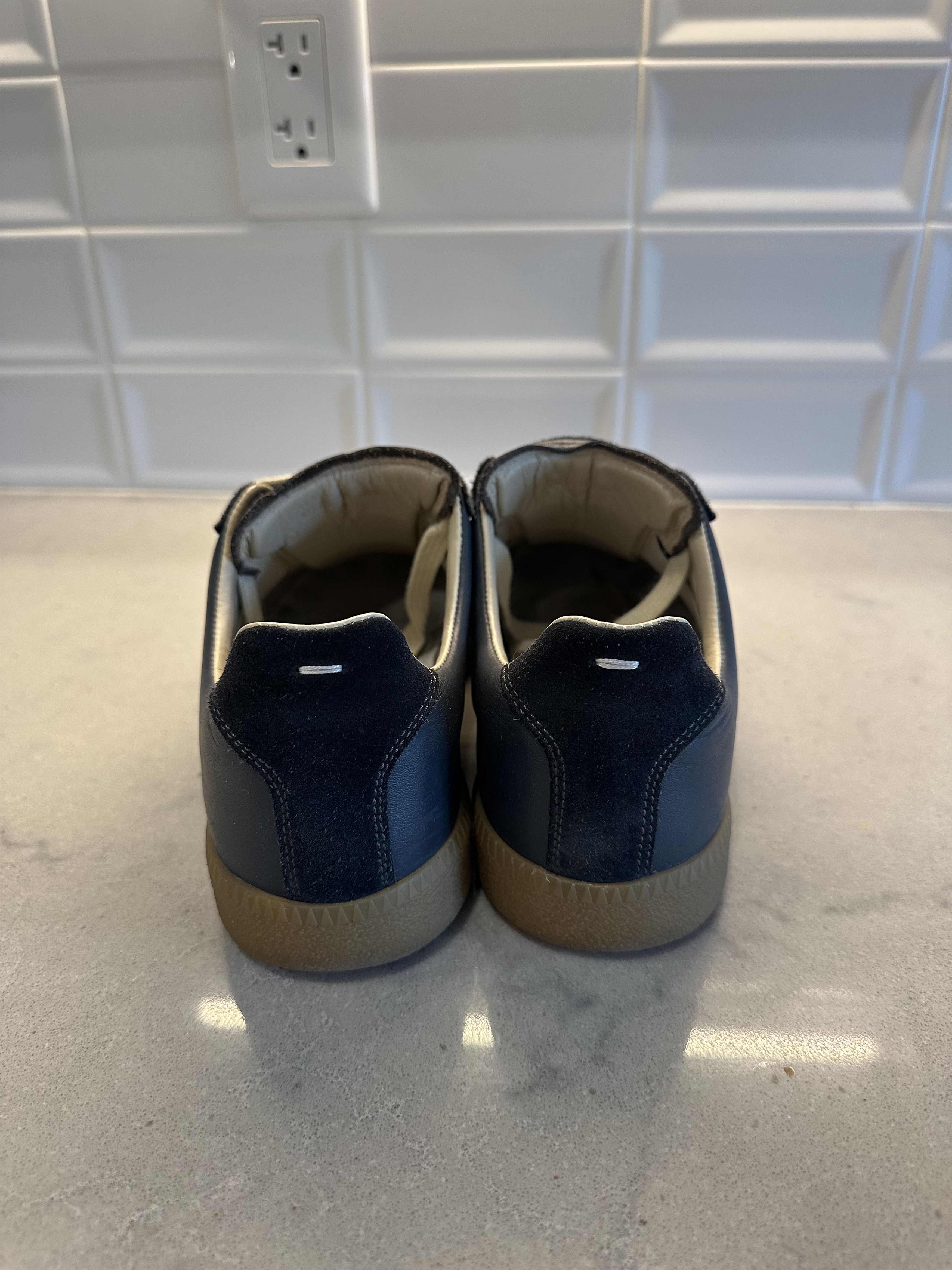 Maison Margiela Maison Margiela Replica Sneakers in Navy size 38 Size US 7.5 / IT 37.5 - 6 Thumbnail